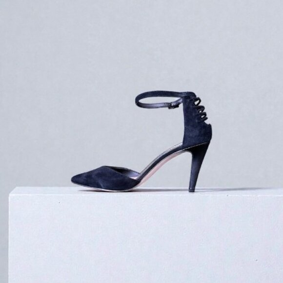 Tahari Black Suede Heels - Size 8.5 - Picture 2 of 7